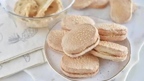  好吃|竟然比马卡龙还好吃，朗姆葡萄夹心饼干，超全配方+图解大曝光