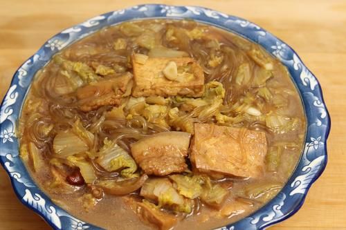 白菜炖豆腐怎样做才好吃？大厨教你3个小窍门，出锅连汤汁都不剩