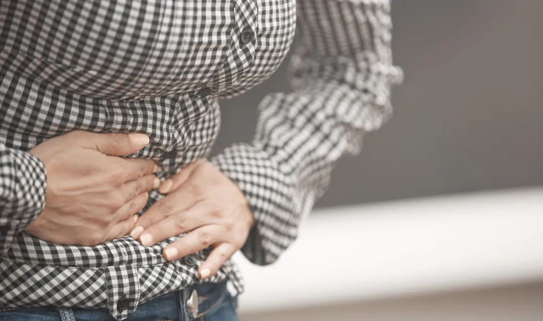 腹部疼痛|癌症快要到来时,身体或许会有这4种表现,要多加小心