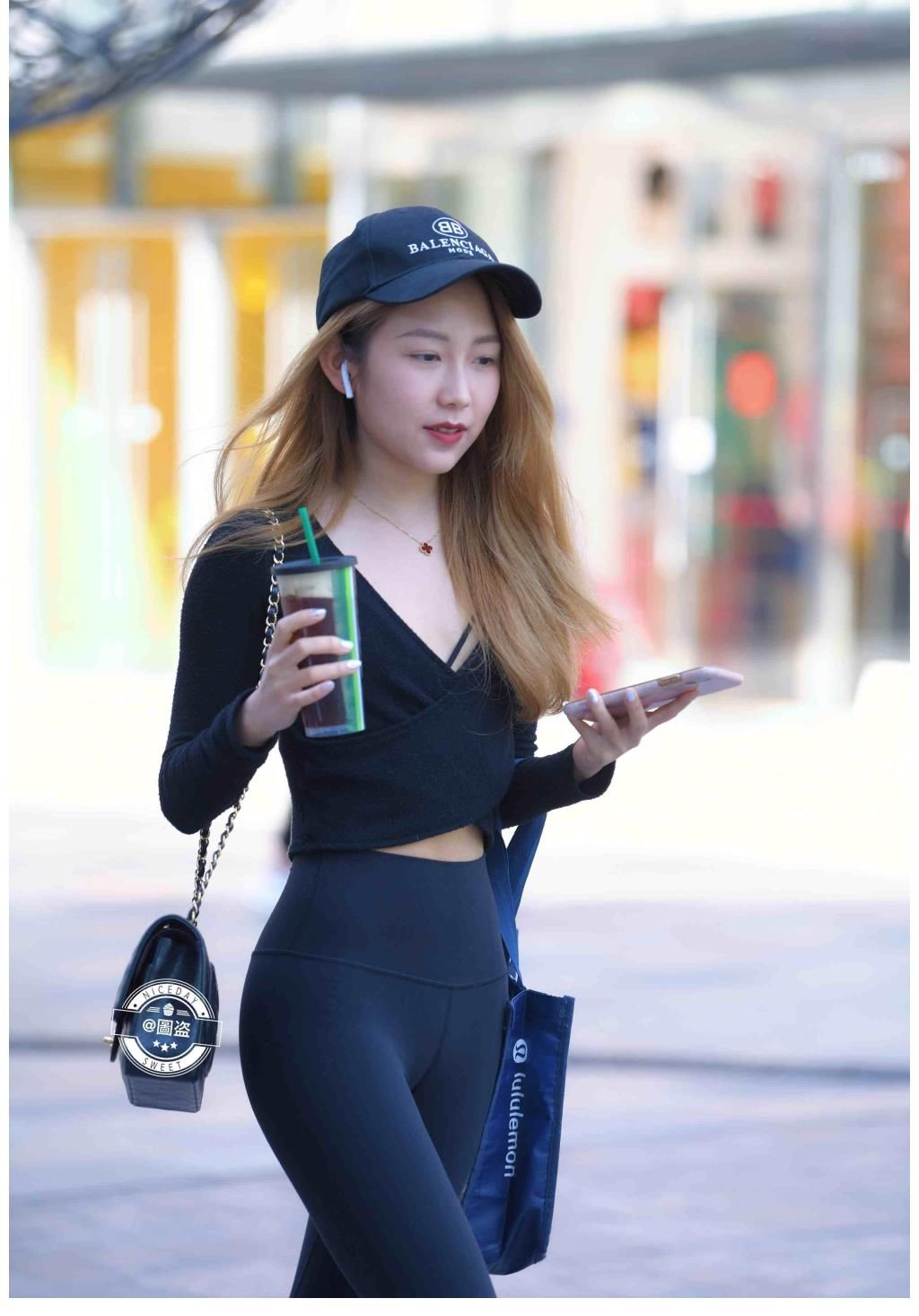 穿搭 精致有型的打底裤穿搭散发时尚气息,展现美好气质,曼妙动人