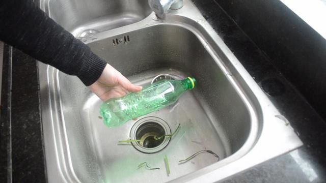 洗碗池里放一个塑料瓶，作用真厉害，我也是刚知道，尽快告诉家人