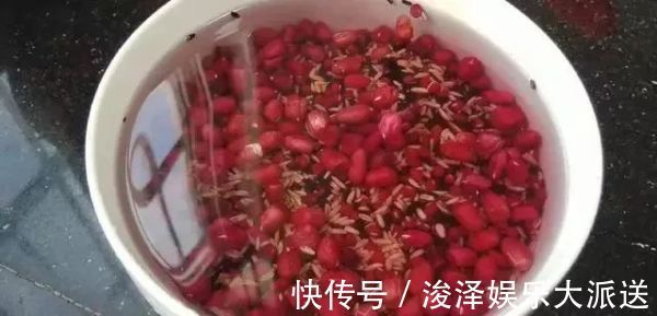 麦仁|女人气血不好,常煲一锅粥喝,食材做法简单,补血养颜不发胖