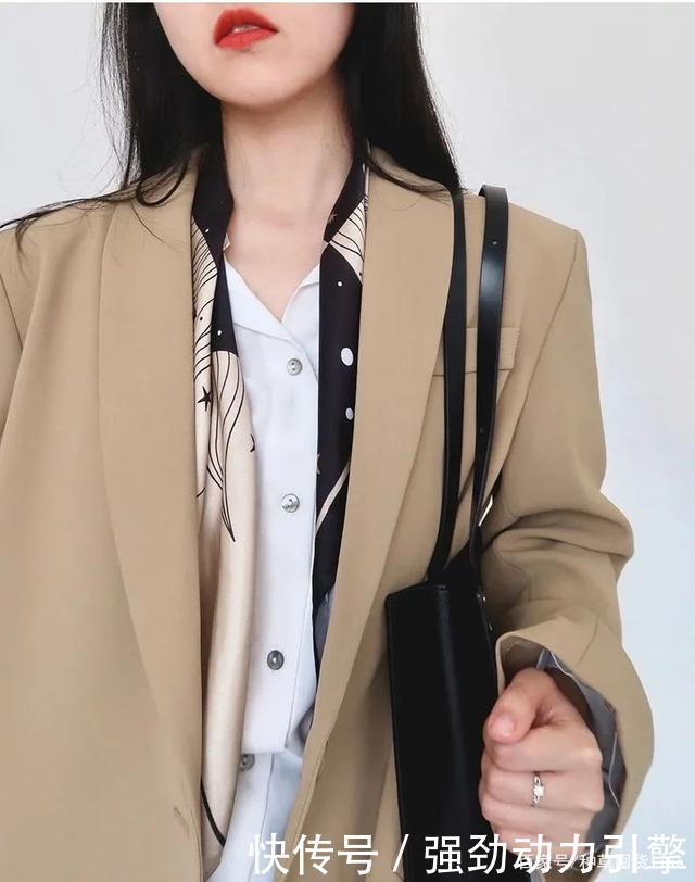 秋天毛衣、外套这么搭,太太太高级!