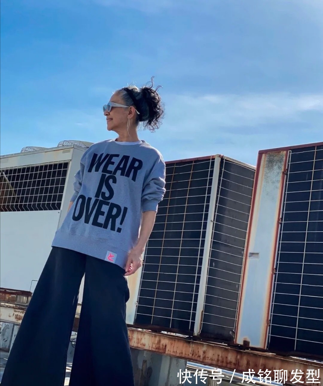 白色衬衫|年过七十的“网红奶奶”，靠穿搭圈粉无数，比年轻人还有潮范儿