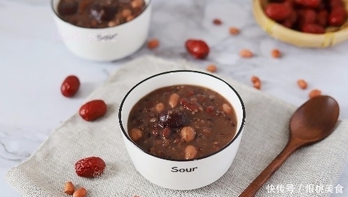 女人气血差要常喝一碗粥,食材普通,做法简单,补血养颜不发胖