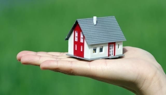 租房|如果房租一万一年,房价一百万,从经济学角度,到底是买划算还是租更划算