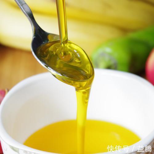  亚麻籽油的功效和作用你了解过吗？用处可真不小！