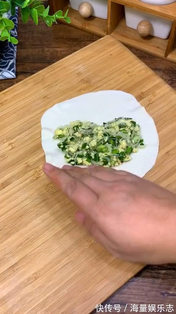 色拉油|零技巧韭菜盒子,不用和面,省时省力超简单,厨房小白一学就会