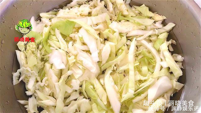 做法|包菜怎样做才好吃,教你夏季清爽做法,清脆爽口,下酒下饭又解馋