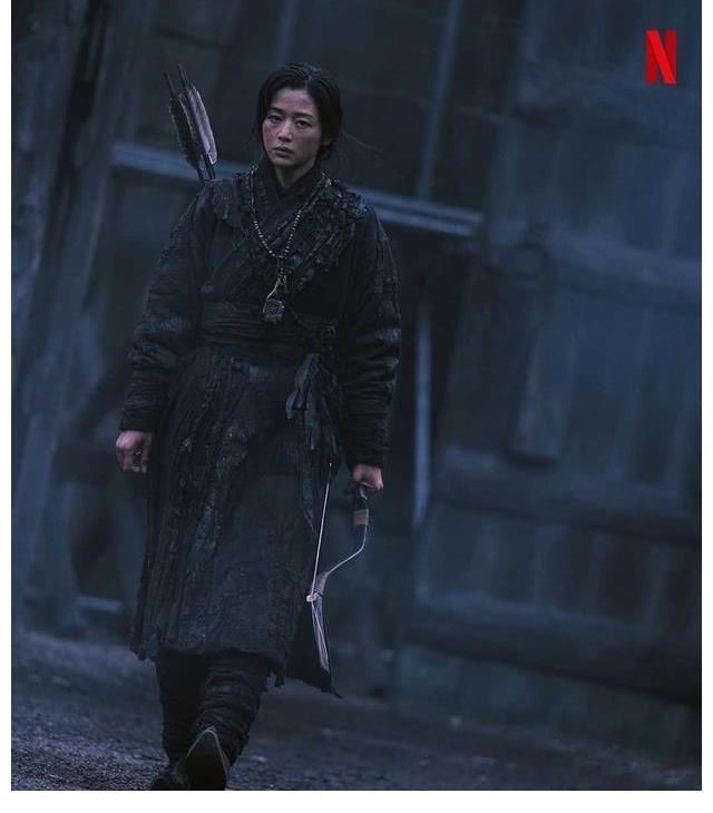 北方的阿信|《王国》外传，《北方的阿信》没有垮掉，全智贤镜头虽少依然惊艳