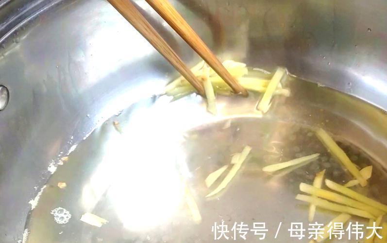 鸡蛋和生姜才是绝配,学会这种吃法,坚持一周肚子小了,手脚温热