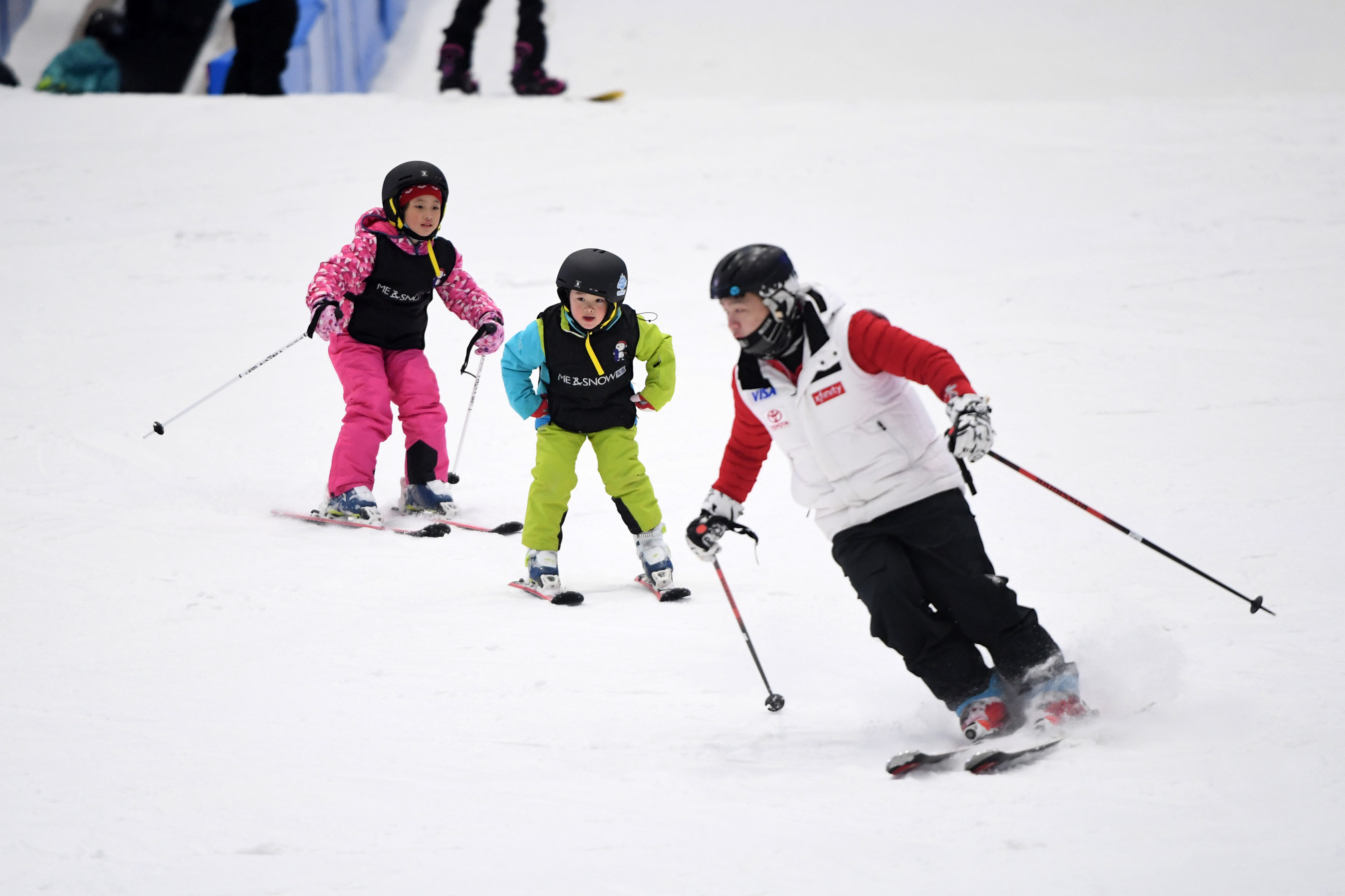 北京冬奥会|滑雪要翻山越岭？室内滑雪场让南方也能“家门口滑雪”