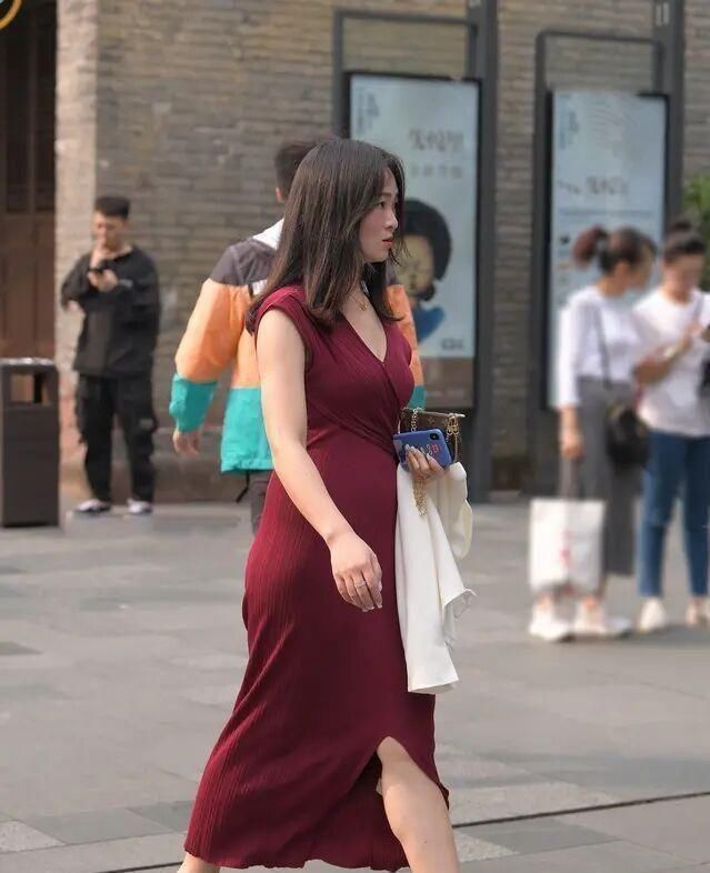 裙子|贴身束腰的针织裙,拯救你的“小肚腩”,胖女孩不容错过