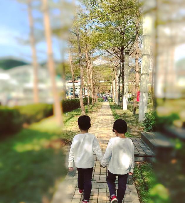 弯弯|孩子面对困难时,家长的那些做法会让孩子不能直面困难,很现实