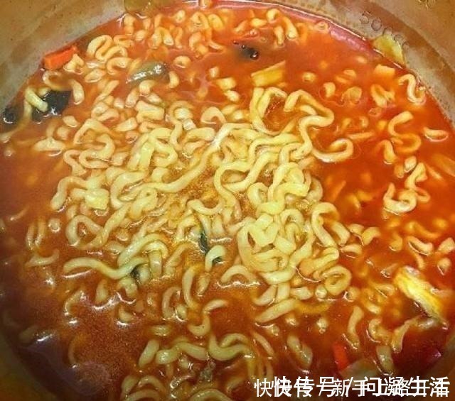 都是方便面，为什么煮和泡的口感差别这么大原来是差在这里！