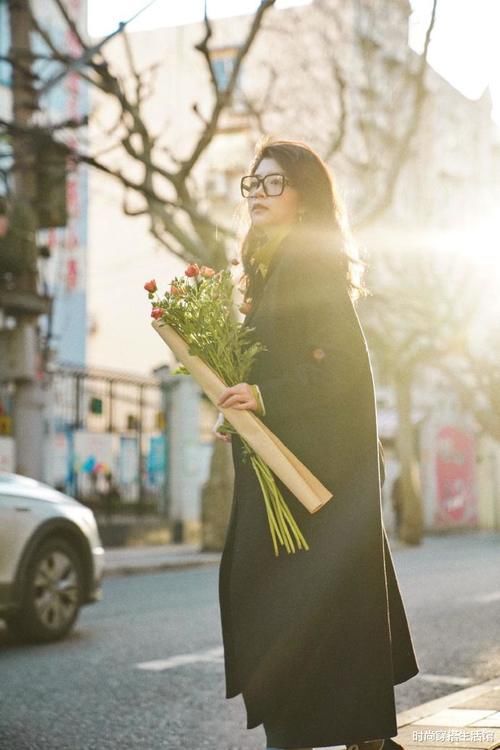 被三木的春季穿搭圈粉了，30岁女人这样穿，优雅洋气更减龄