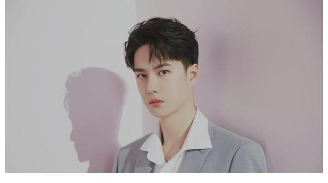 王一博品牌見(jiàn)面會(huì)太搞笑，主持人接梗不斷，結(jié)束還不忘叮囑粉絲