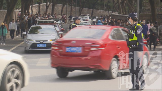 老年|3天接待游客226.84万人次！上海各大景区疫情防控检查已启动：限流75%，严格预约制→