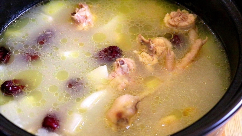 医生|9月大宝宝因吃错辅食入院,医生无奈养娃不能大意,别乱喂辅食