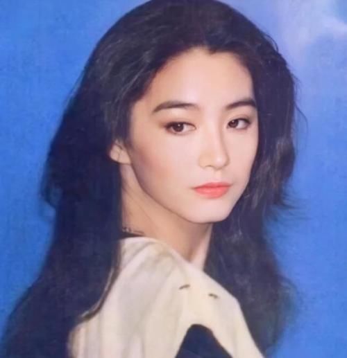 女生常见的几种脸型：方脸大气，圆脸幼态，鹅蛋脸堪称标准美人！