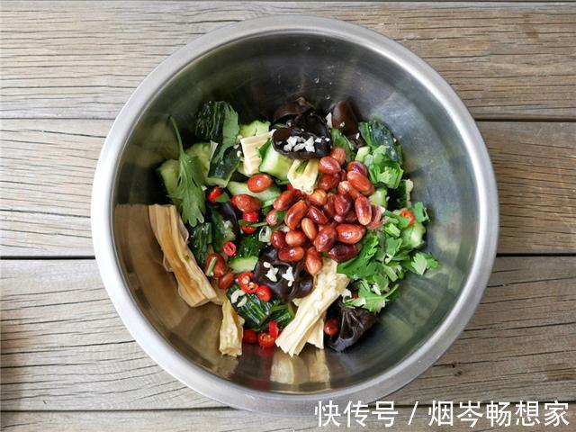 肌肤|它是天然“黄体酮”,女人常吃,肌肤像剥了壳的蛋,40岁也不显老