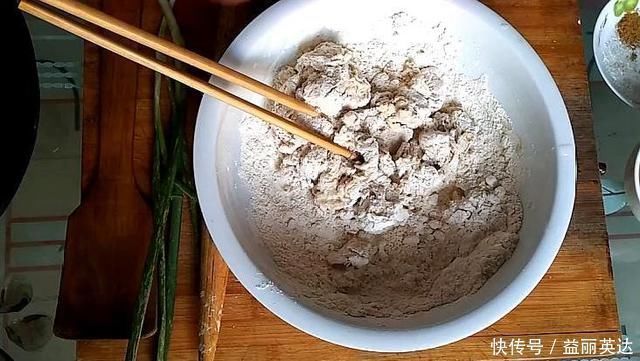 做法|想吃鸡蛋灌饼不用再出去买了,起层鼓泡秘诀全在这,做法超简单