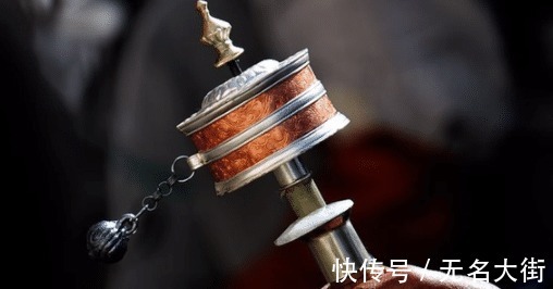 古体诗!不识汉字的仓央嘉措走下神坛,“不负如来不负卿”到底是谁写的!