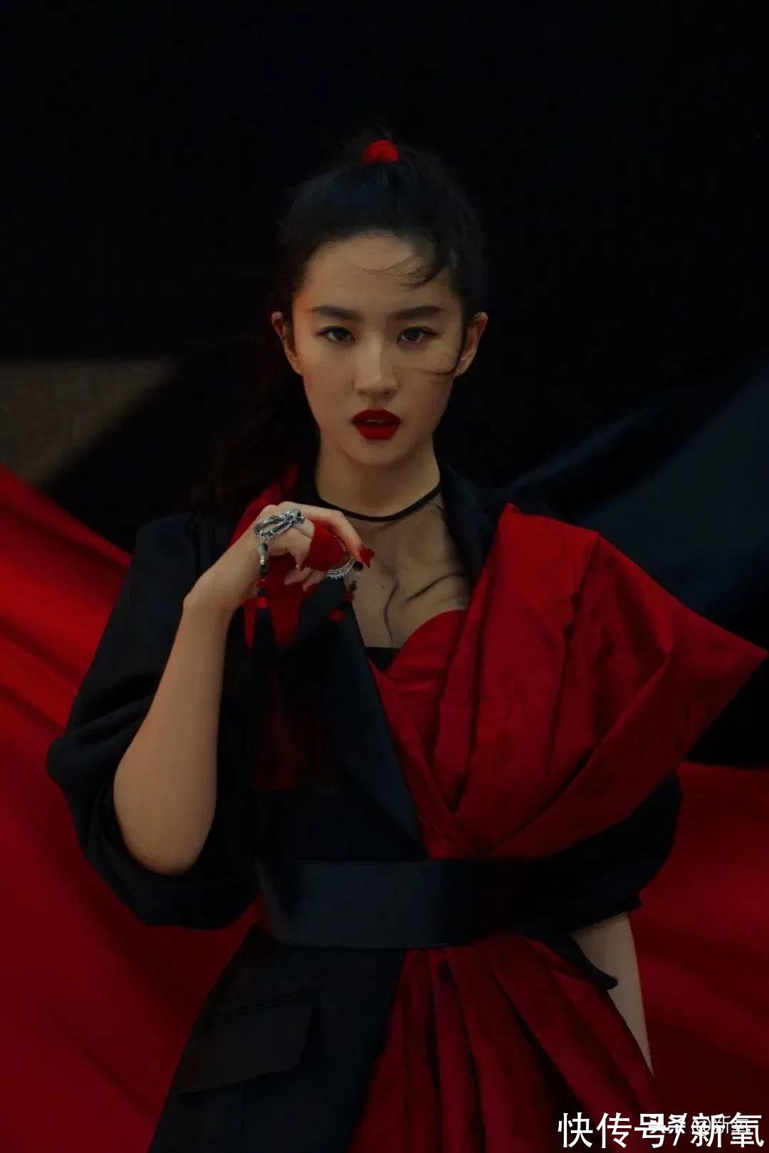 中式|又一个翻车的？国风美人变女“鬼”...