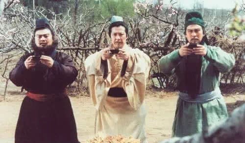 关羽|三国武将真实身高:吕布230cm,关羽207cm,此人还超姚明50cm