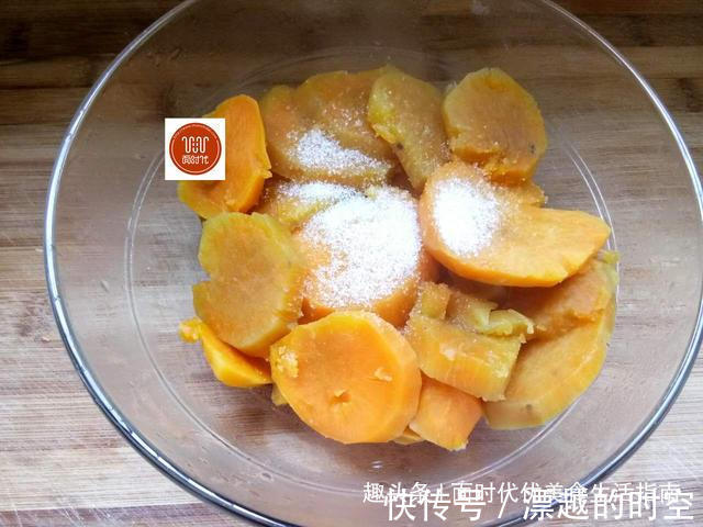 红薯饼的新做法,不烤不油炸,健康又美味,做法还简单!