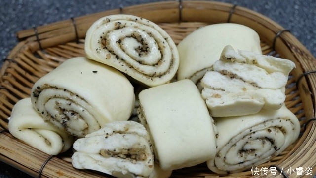 把花生芝麻做到馒头里,又香又软又美味,做法简单,孩子爱吃!