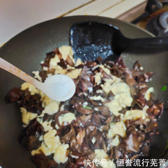 炒鸡蛋|木耳炒鸡蛋,简单的一道菜