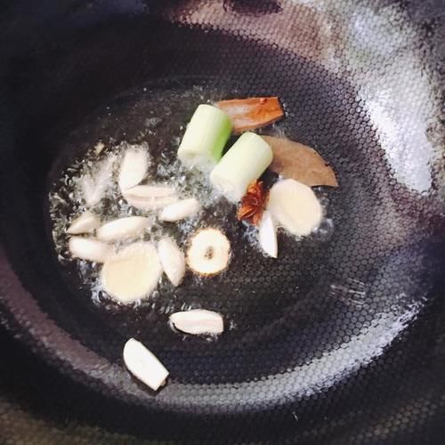  全家|自制红烧鸡块，堪称简易版的小鸡炖蘑菇，味道很好，全家都爱吃