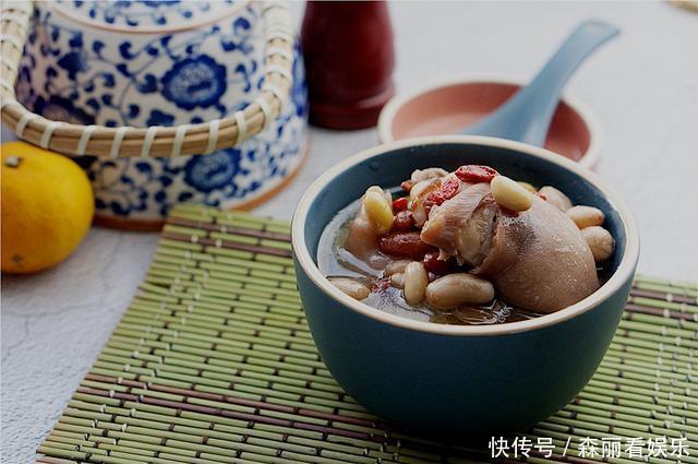 厨师|厨师经验花生炖猪蹄的1个小技巧,别直接炖,炒一炒才更香