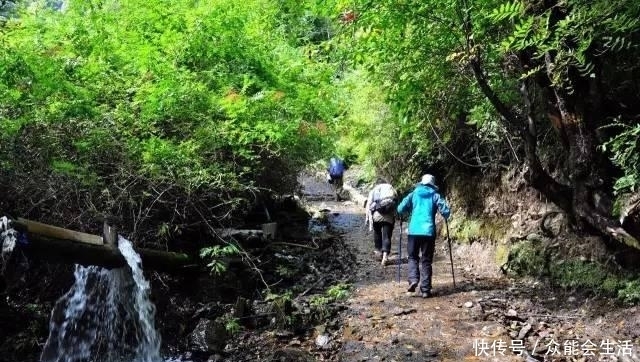 这个村子与世隔绝，实景比照片还美！徒步17公里才能进入！