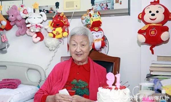 兄妹|黄宗英去世,生前被誉为“民国才女”,兄妹三人被称为黄氏三杰