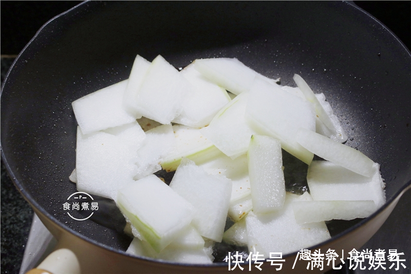 多汁|立秋后,大鱼大肉不如烹调此菜,补钙消水肿,鲜甜多汁防秋燥