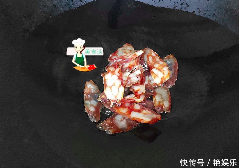 腊肠别总炒蒜苗了,搭配此菜一起炒,鲜香又爽口,大人孩子都爱吃
