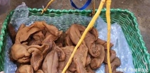 嫌贵|大娘沿街卖“罕见”小吃,30元一斤,路人嫌贵,看清后我全包了!