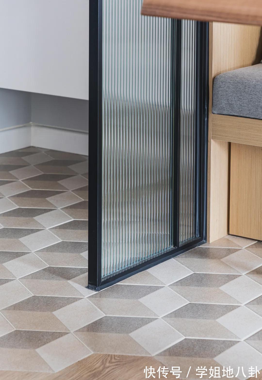 榻榻米床|90后小情侣买下110㎡公寓,舍弃一间房,Get衣帽间+多功能室!