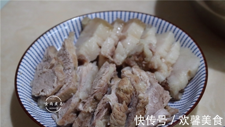 小姑子来吃饭，婆婆下厨做了四菜一汤，荤素搭配，比饭店有滋味