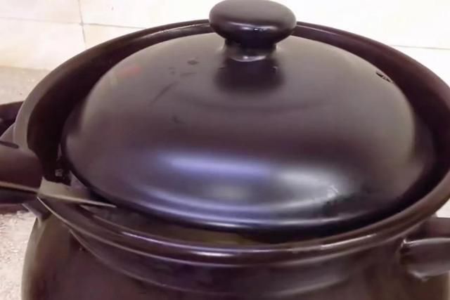 排骨|夏季，经常熬夜要多喝这汤，3样食材简单一煲，汤鲜味美，还下火