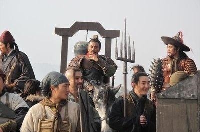 林冲因为仗义救了陆谦,却反被陷害,水浒传里下场很惨