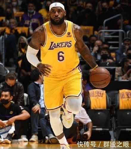 lbj 詹姆斯不再穿正代,乔治开始上脚科比复刻款,耐克的傲慢才刚开始