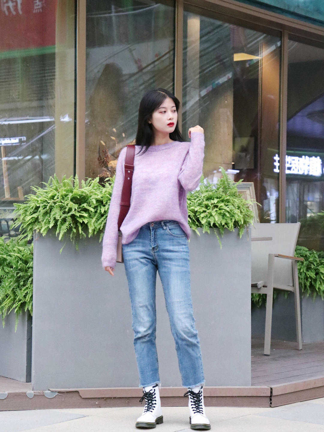 上衣|秋天牛仔裤怎样搭配?这几款上衣更时髦,又耐看