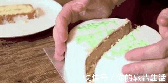 切蛋糕|切了20多年蛋糕才发现,原来以前的切法是错的!这样切每块都新鲜