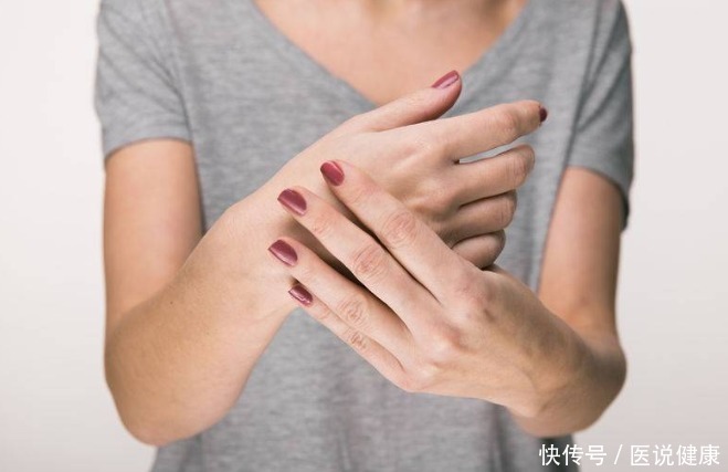 血管硬化有4个症状！忠告：坚持“3多2少”，血管慢慢恢复弹性