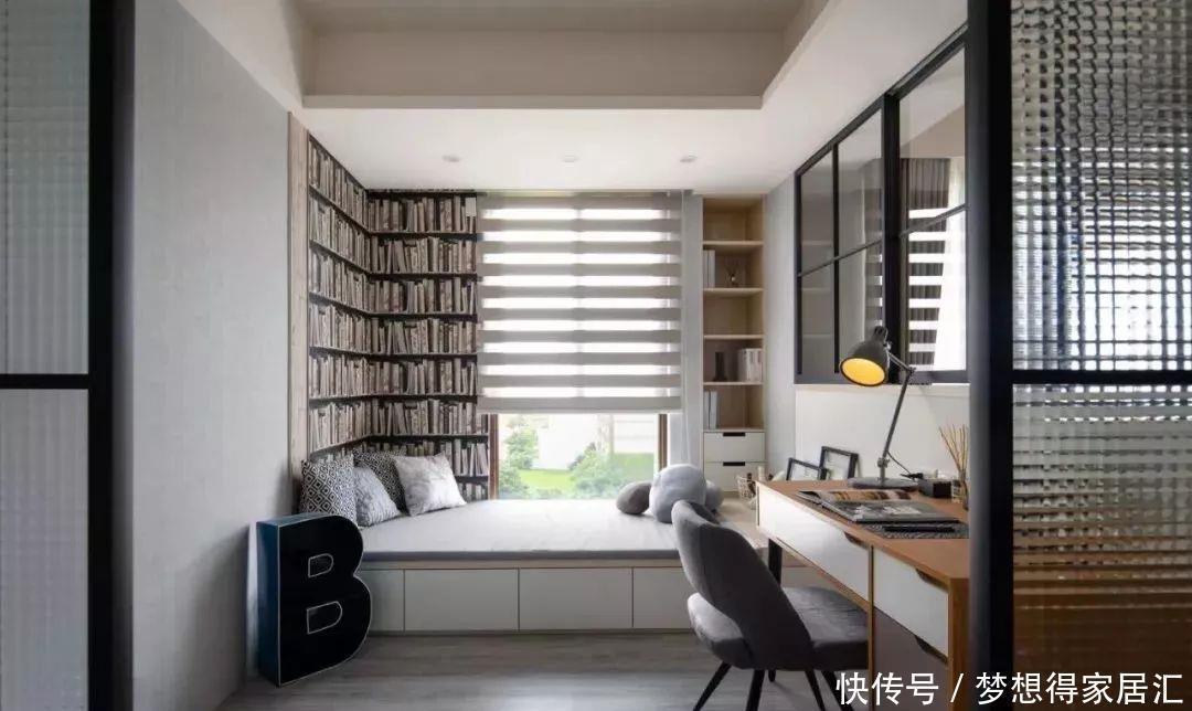 书桌|小卧室不要再买床了,这样装既漂亮又省空间,效果真不错!