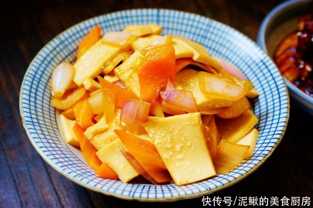 老少皆宜|母子二人的晚餐，荤素搭配，味道好又实惠，网友：一看就是亲妈