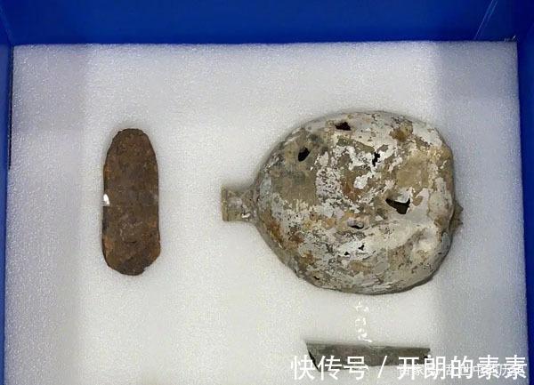 志愿軍|《長津湖》預告片透露的細節進攻吹哨,入朝時未去除胸章